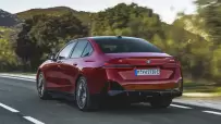 P90505060_highRes_the-new-bmw-i5-m60-x