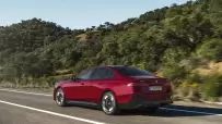 P90505069_highRes_the-new-bmw-i5-m60-x
