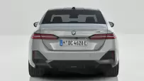 P90505099_highRes_the-new-bmw-i5-edriv