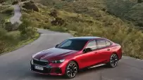 P90505494_highRes_the-new-bmw-i5-m60-x