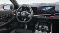 P90505515_highRes_the-new-bmw-i5-m60-x