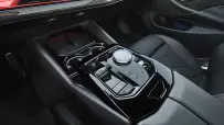 P90505520_highRes_the-new-bmw-i5-m60-x