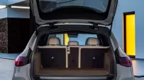 2024-Mercedes-E-Class-wagon-estate-00023