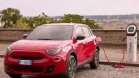 2024-Fiat-600e-RED-7