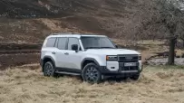 2024-landcruiser-mte-static-001