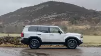 2024-landcruiser-mte-static-012