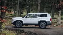 2024-landcruiser-mte-static-015