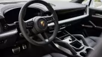 2024-Porsche-Cayenne-Turbo-E-Hybrid-10