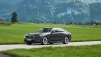 P90524295_highRes_the-new-bmw-530e-sop