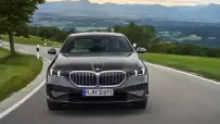 P90524300_highRes_the-new-bmw-530e-sop