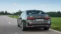 P90524302_highRes_the-new-bmw-530e-sop