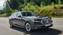 P90524305_highRes_the-new-bmw-530e-sop