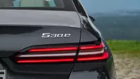 P90524330_highRes_the-new-bmw-530e-sop