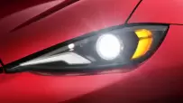 32_2023_roadster_headlight_l