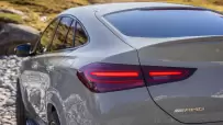2026-Mercedes-AMG-GLE-53-PHEV-1023-19
