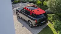 P90530269_highRes_mini-john-cooper-wor
