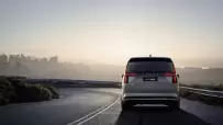 2025-Volvo-EM90-102