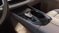 2025-Volvo-EM90-140