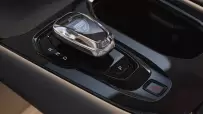 2025-Volvo-EM90-145