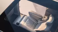 2025-Volvo-EM90-147