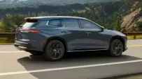 2025-Toyota-Crown-Signia-10