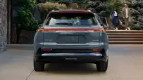 2025-Toyota-Crown-Signia-12