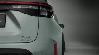 2023-yaris-cross-det-001