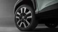 2023-yaris-cross-det-003