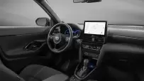 2023-yaris-cross-int-002