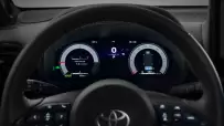 2023-yaris-cross-int-007
