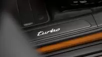 2024-Porsche-Panamera-Turbo-E-Hybrid-21