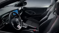 toyota-yar55-sideview-cockpit-ret (1)