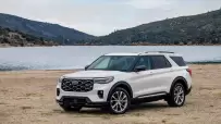 2025-Ford-Explorer-Platinum-1