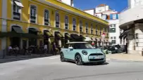P90542414_highRes_mini-cooper-s-04-202