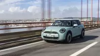 P90542420_highRes_mini-cooper-s-04-202