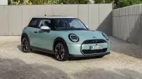 P90542434_highRes_mini-cooper-s-04-202