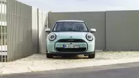 P90542438_highRes_mini-cooper-s-04-202