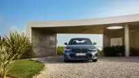 P90549618_highRes_the-new-bmw-330i-sed