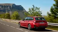 P90549648_highRes_the-new-bmw-330e-tou