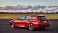P90549653_highRes_the-new-bmw-330e-tou