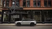 jeep-Wagoneer-s-ev-2024-1-6