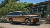 2025-Lincoln-Navigator-815-208