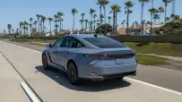 es350e_premium_skylightblue_white_023