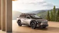 2025-bz4xtouring-main-01