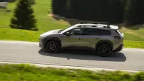 2026_toyotabz4xtouring_awd_brilliantbronzemetallic_dynamic_022