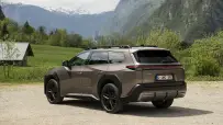 2026_toyotabz4xtouring_awd_brilliantbronzemetallic_static_004