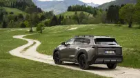 2026_toyotabz4xtouring_awd_brilliantbronzemetallic_static_018