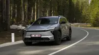 2026_toyotabz4xtouring_fwd_icesilvermetallic_dynamic_001