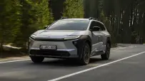 2026_toyotabz4xtouring_fwd_icesilvermetallic_dynamic_013