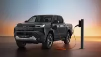 2025toyotahiluxbevhero2